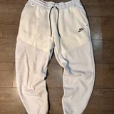 Nike Tech Fleece trousers, size L 1