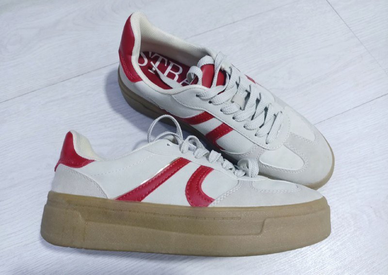 Женские замшевые кроссовки Stradivarius 39 размер 2