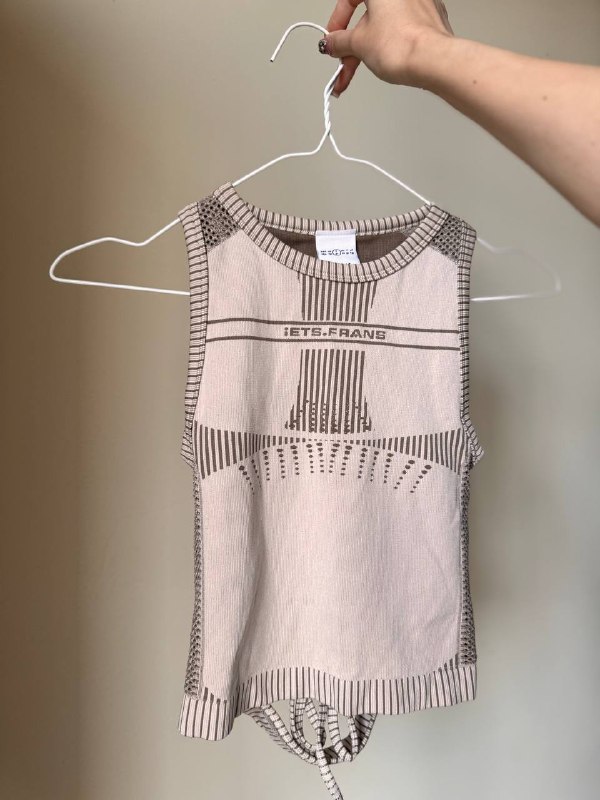 Футболка DKNY, Футболка Karl Kani, Футболка с принтом BRATZ, Топ Iets Frans, Топ Pinko, Безрукавка Burberry Golf, Винтажное поло Ralph lauren, Галстук Giorgio Armani 4
