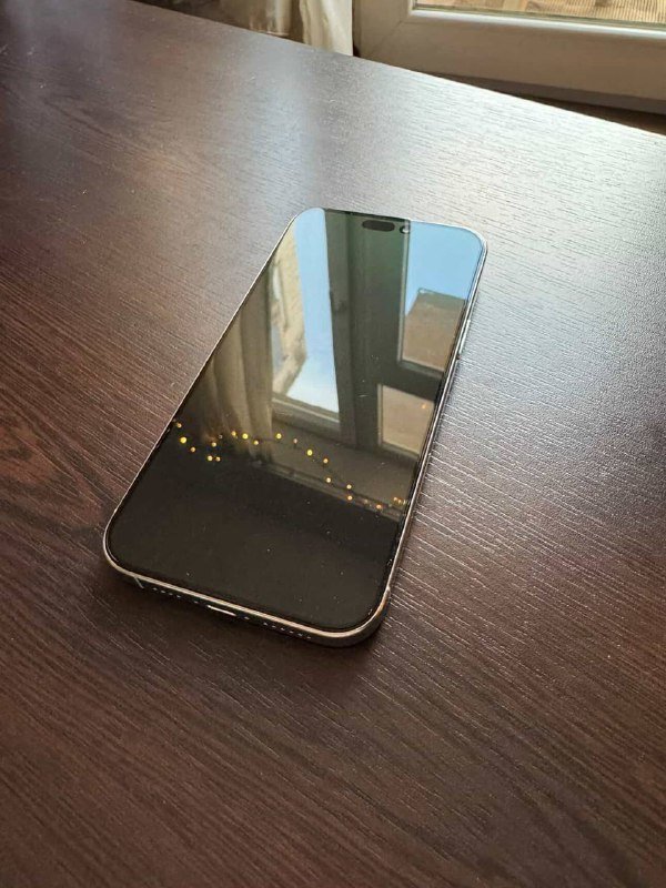 iPhone 16 Pro Max 256GB с чехлами 4