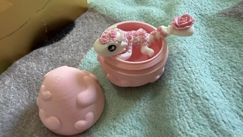 Игрушка дракон с яйцом