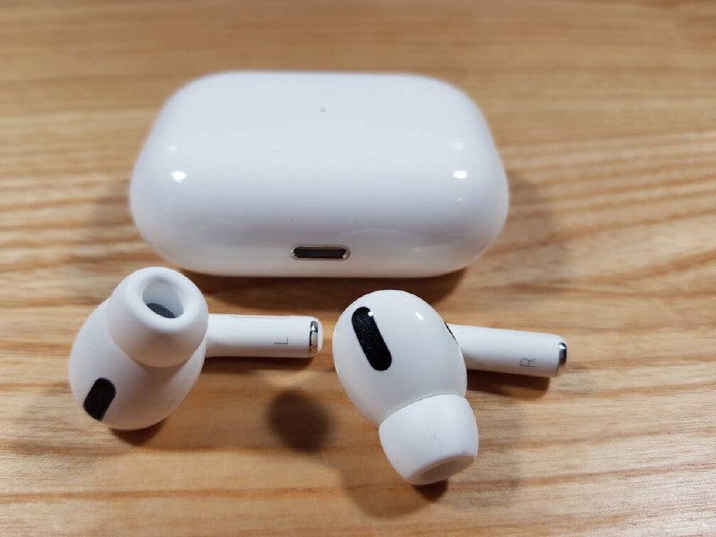 AirPods Pro, iPhone 6, Xiaomi 4X, Samsung Galaxy A71 1