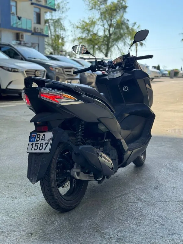 Sym JET X125 скутер 4