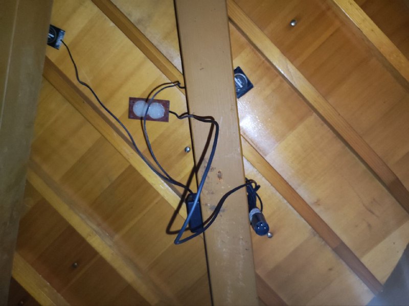 Gebr Niendorf baby grand piano, mics 4