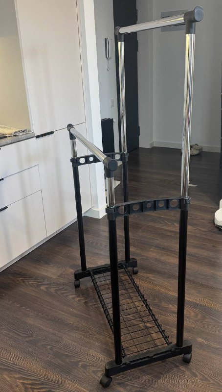 Напольная вешалка на колесиках в два ряда 3