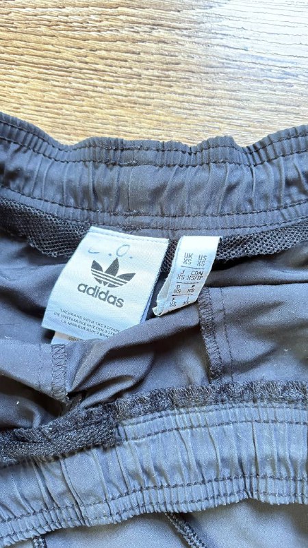 Футболка, тайские штаны, шорты Adidas, легинсы, леопардовая юбка, рубаха Uniqlo, джинсы Monki 5