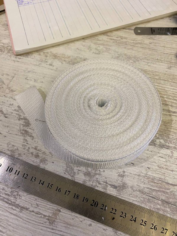 Белая стропа, алая резинка, швейная резинка, лоскуты джинс, обрезки бязи