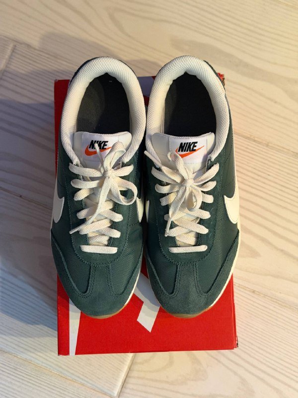 Женские кроссовки Nike Pacific 3