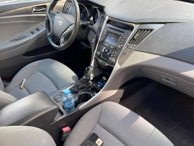 Hyundai sonata 2.4 Hybrid black 2014 4