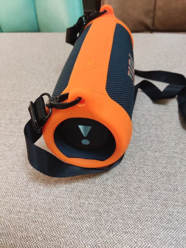 Bluetooth колонка JBL Charge 5 синяя с чехлом 2