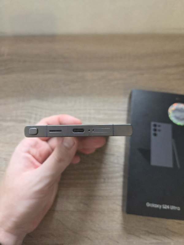 Samsung Galaxy S24 Ultra 12/256GB Titanium Black 6