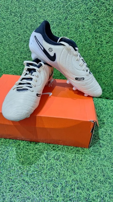 Футбольные бутсы Nike Tiempo Legend 10 Academy 1