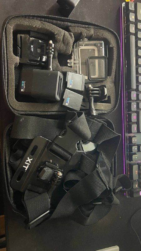GoPro 7 Black с аксессуарами и батареями 3