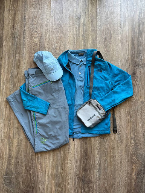 Софтшел The North Face, Поло Napapijri, Штаны Norrona, Мессенджер Patagonia, Кепка Nike Clima-Fit