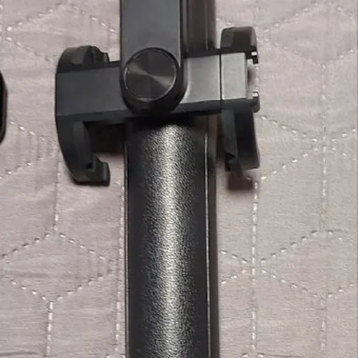 Селфи-палка, веб-камера, USB-хаб, коврик, калькулятор, удлинитель, машинка для катышков, расчёска