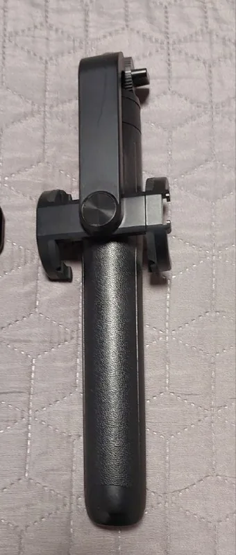 Селфи-палка, веб-камера, USB-хаб, коврик, калькулятор, удлинитель, машинка для катышков, расчёска 1