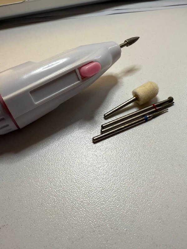 Машинка для домашнего маникюра на батарейках 3