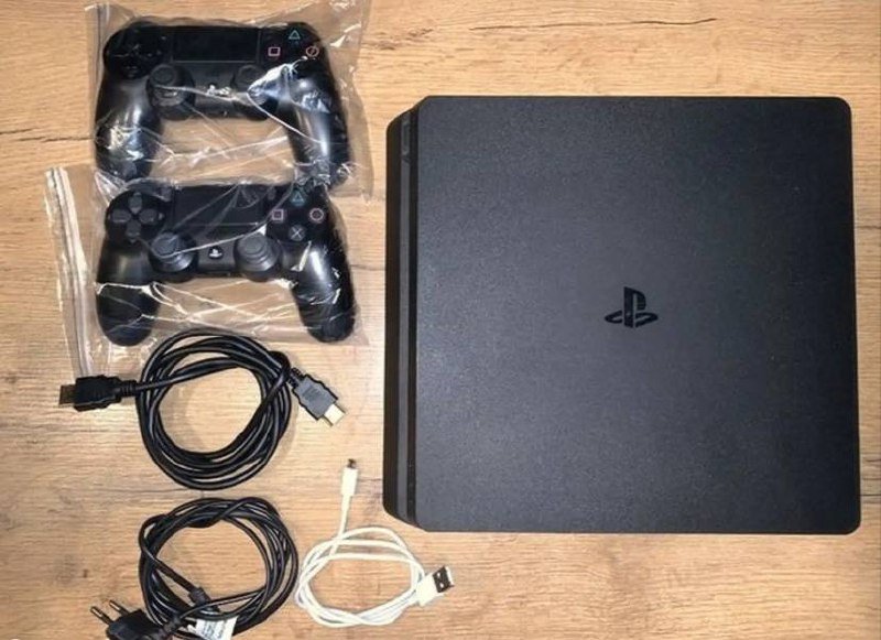 PlayStation 4 slim 1ТБ с двумя джойстиками 2