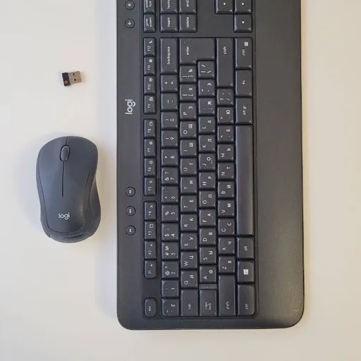 Беспроводная мышь и клавиатура Logitech