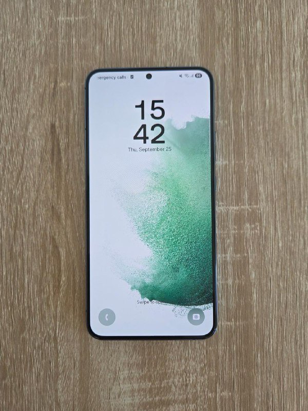 MacBook Pro 13” 2020, Samsung Galaxy S22, Galaxy S22+ 2