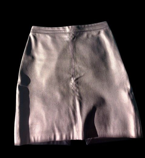 Черная джинсовая юбка, летняя кофта, кожаная юбка, кроссовки Nike 3