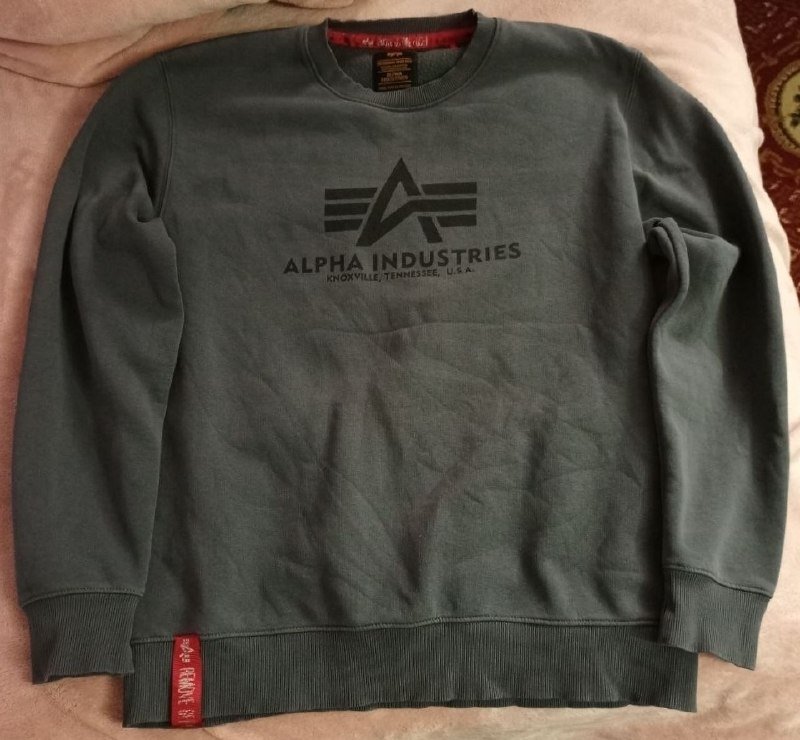 Свитшот, спортивная майка, джемпер