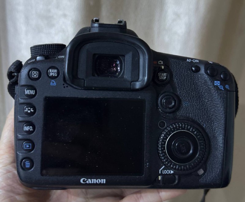 Фотоаппарат Canon EOS 7D с объективом Tamron 17-50 2