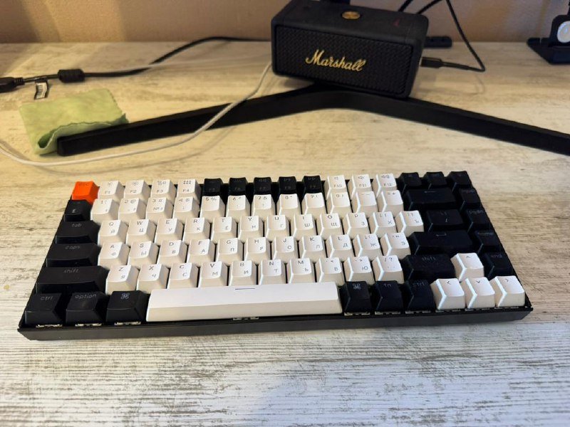 Компьютер, монитор, клавиатуры, коврик, аккумулятор, мышь 4