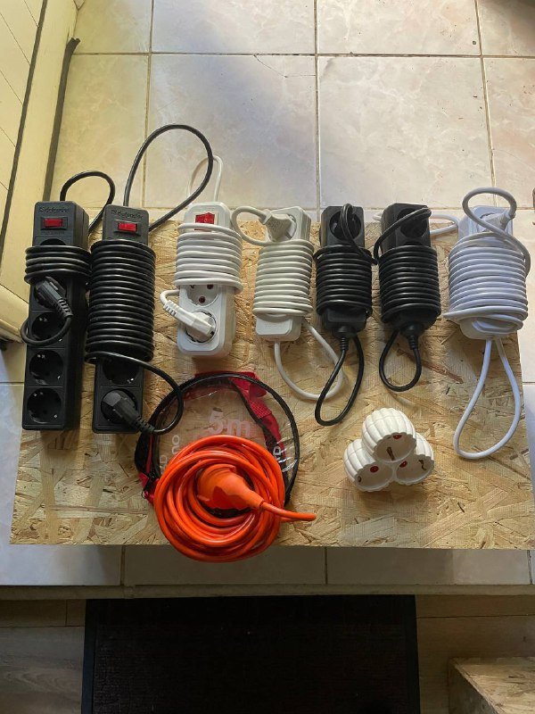 Зеркало, сетевые адаптеры, ящики из МДФ 2