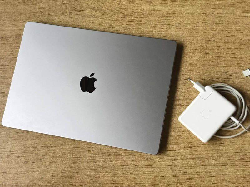 MacBook Pro 16” M1 Pro 16GB 512GB 3