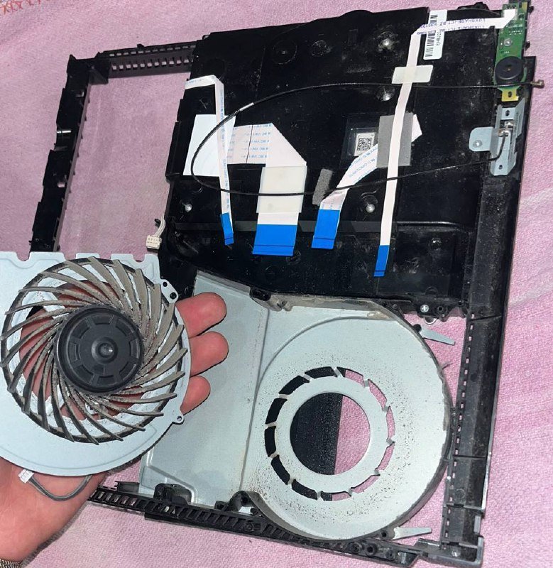 Чистка игровых консолей с заменой термопасты