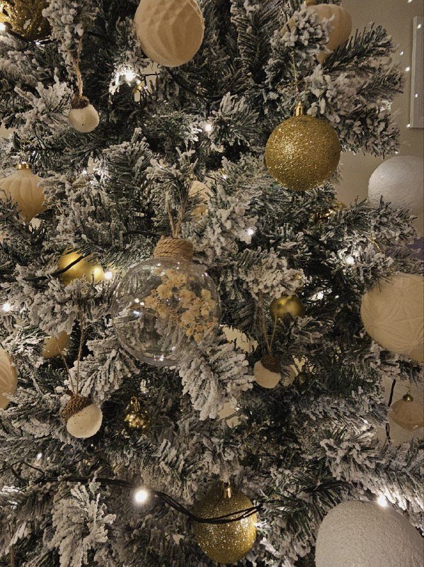 Новогодняя ёлка с игрушками и ковриком 3