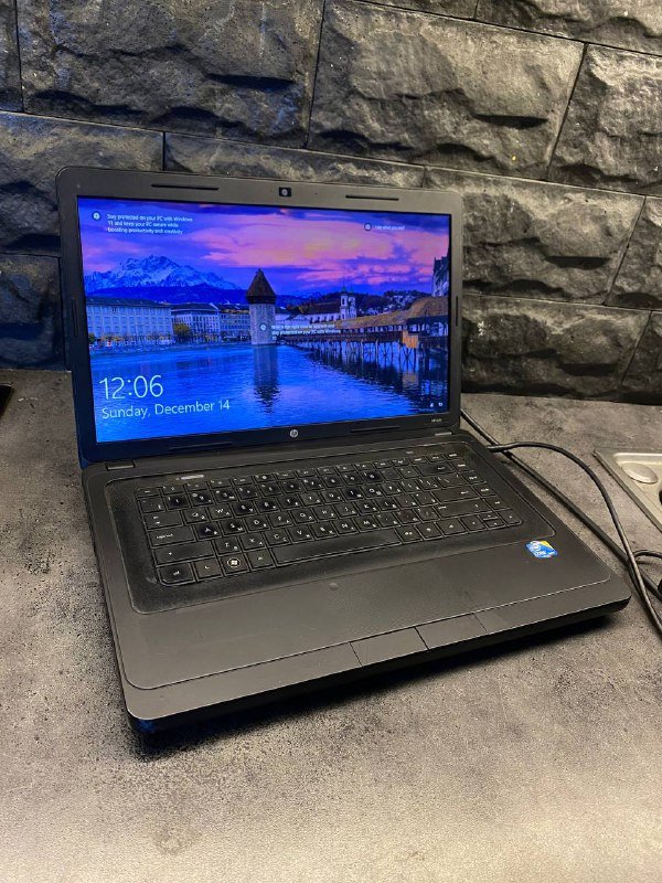 Ноутбук Intel Core i3 6GB 320GB 2