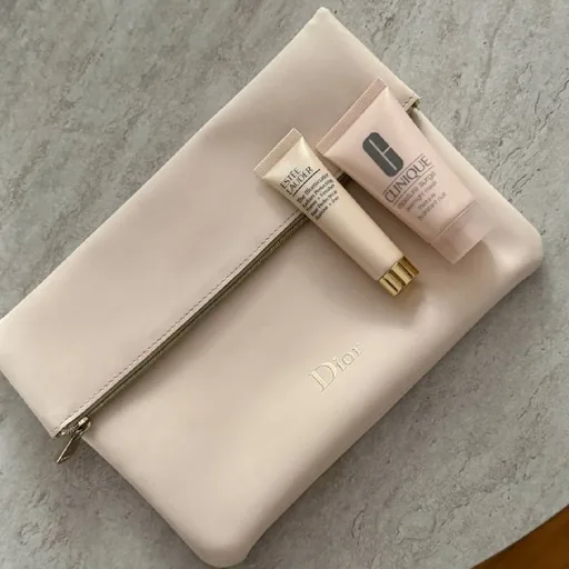 Косметичка Dior, сэмплы Clinique и Estee Lauder