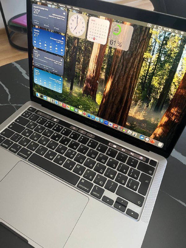 MacBook Pro 13 дюймов 2020 Apple M1 8GB RAM 2