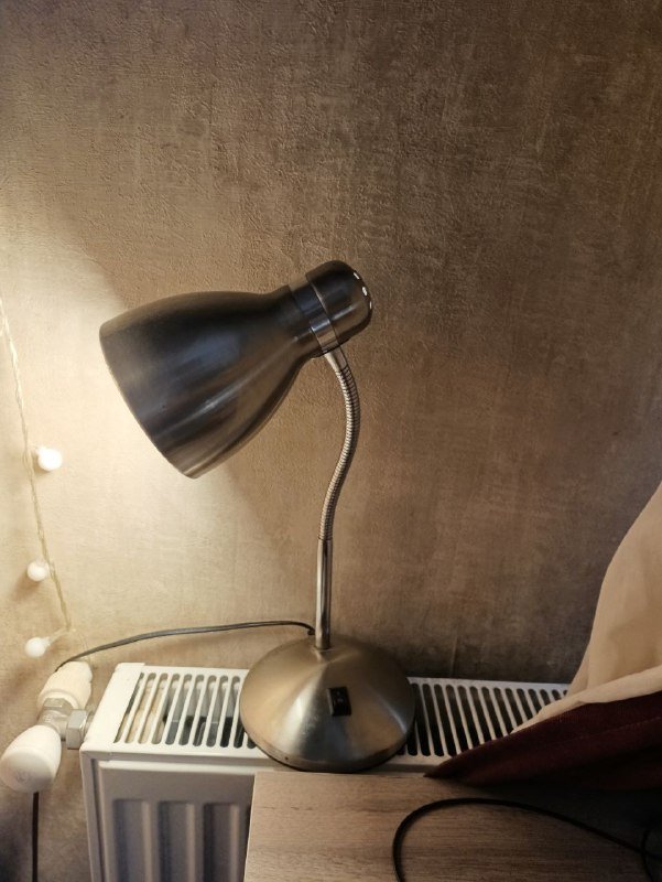 Лампы, стол, рабочее кресло Chairman 5