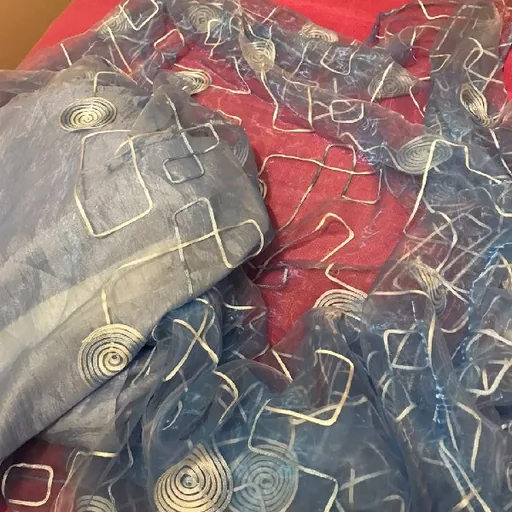 Синяя занавес с подкладкой