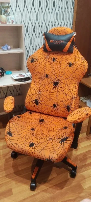 Игровое кресло с чехлом