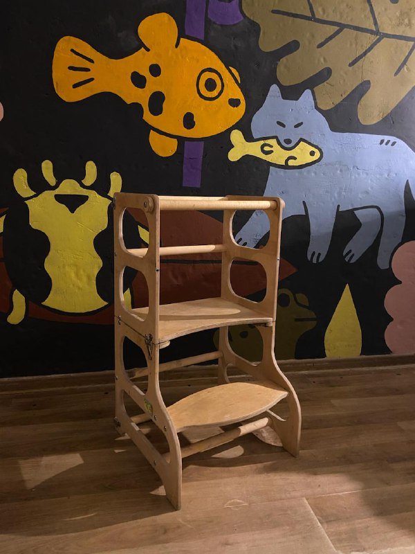 Башня помощника и детский стол со стулом