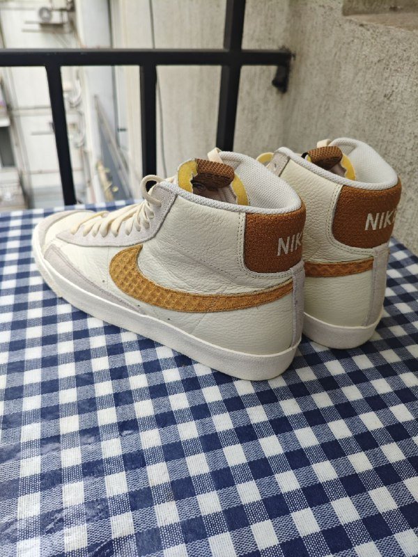 Кроссовки Nike Blazer MID '77 VNTG 2