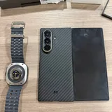 Samsung Z Fold 7, Galaxy Watch Ultra, чехол 7