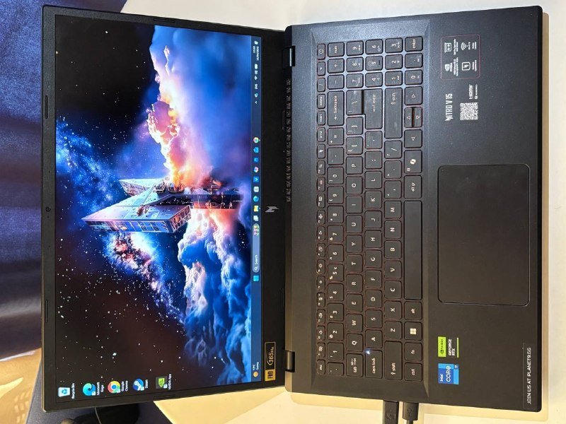 Ноутбук Acer Nitro, клавиатура, мышь, геймпад, коврик 5
