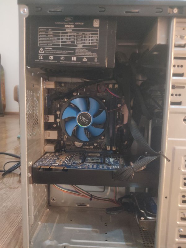 Компьютер с монитором и колонками Microlab 6