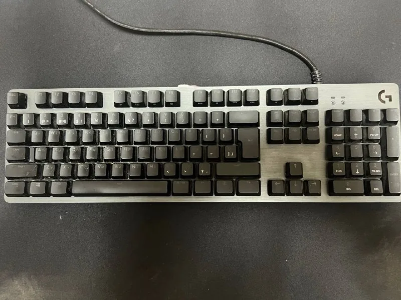 Игровая клавиатура Logitech G512 Carbon 1
