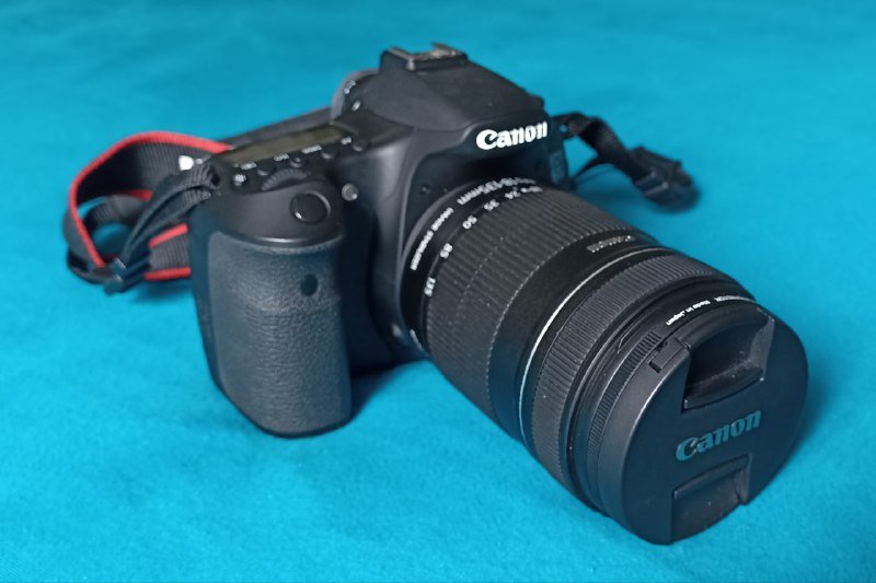 Canon EOS 60D с объективом EF-S 18-135mm, фильтрами и рюкзаком 2