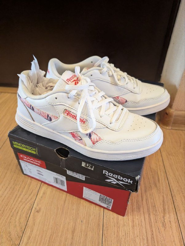 женские кроссовки размер 38