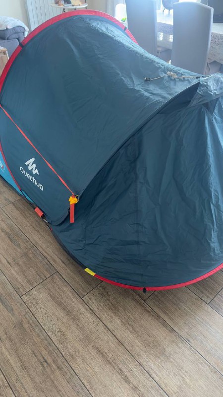 Палатка Decathlon самораскладывающаяся легкая почти новая 4