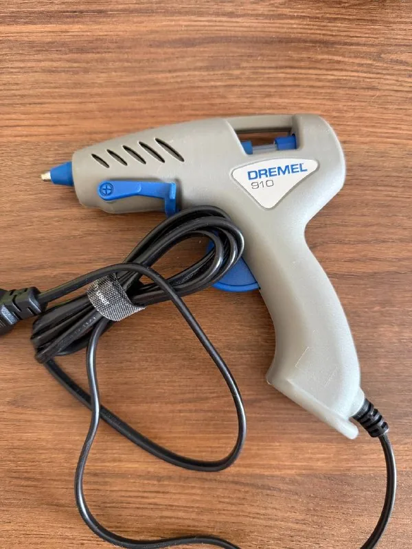 Клеевой пистолет Dremel 910 1