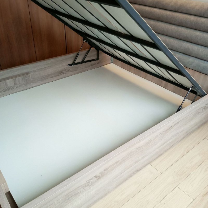 Кровать 160x200 почти новая