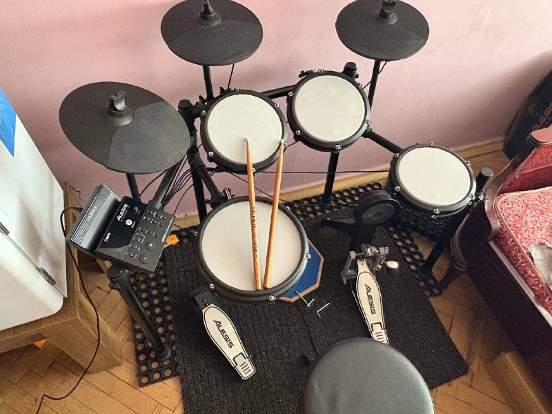 Alesis Nitro Max Kit электронная барабанная установка
